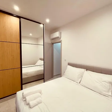 Apartment Your Place !! - 302